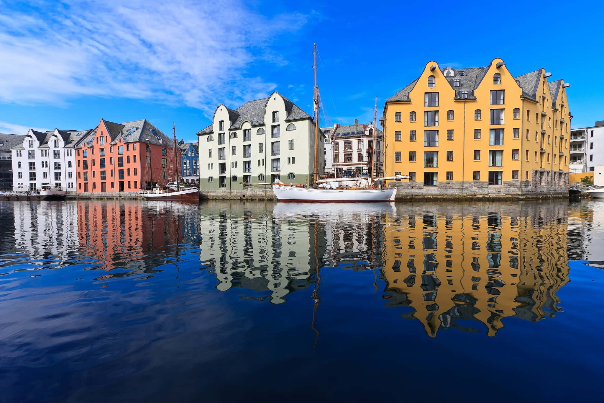 Majestic Aerial View Of The Ålesund Cityscape At Dusk Wallpaper