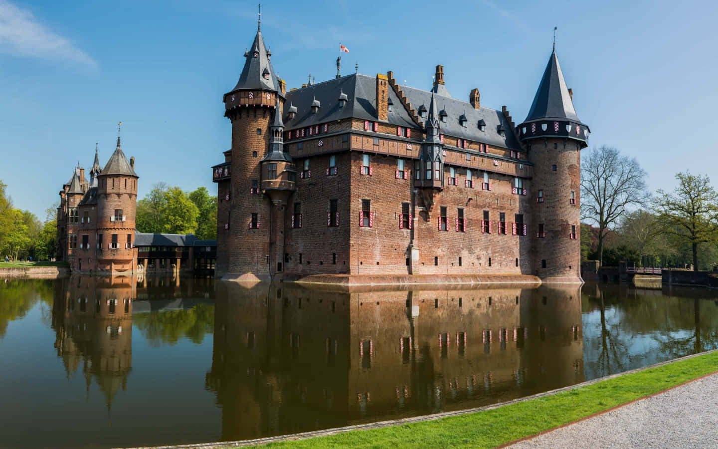 Majestic Castle Reflection Breda Wallpaper