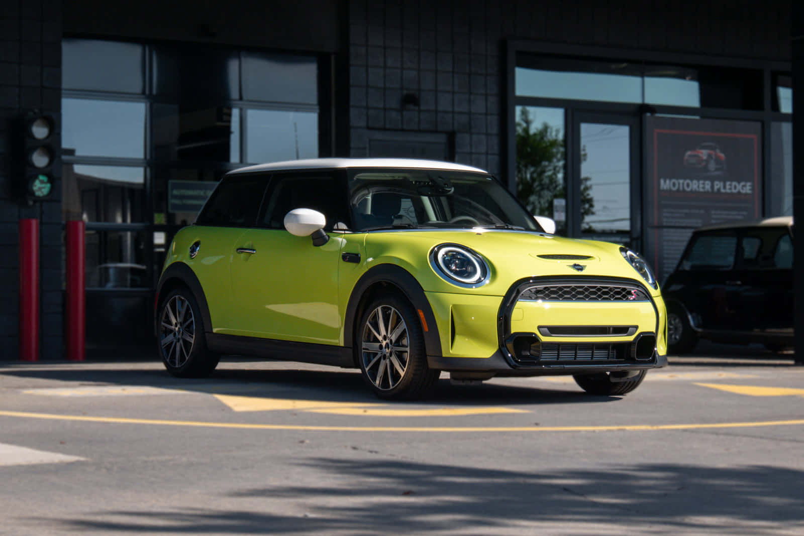 Majestic Mini Cooper Hardtop 2 Door In Urban Setting Wallpaper