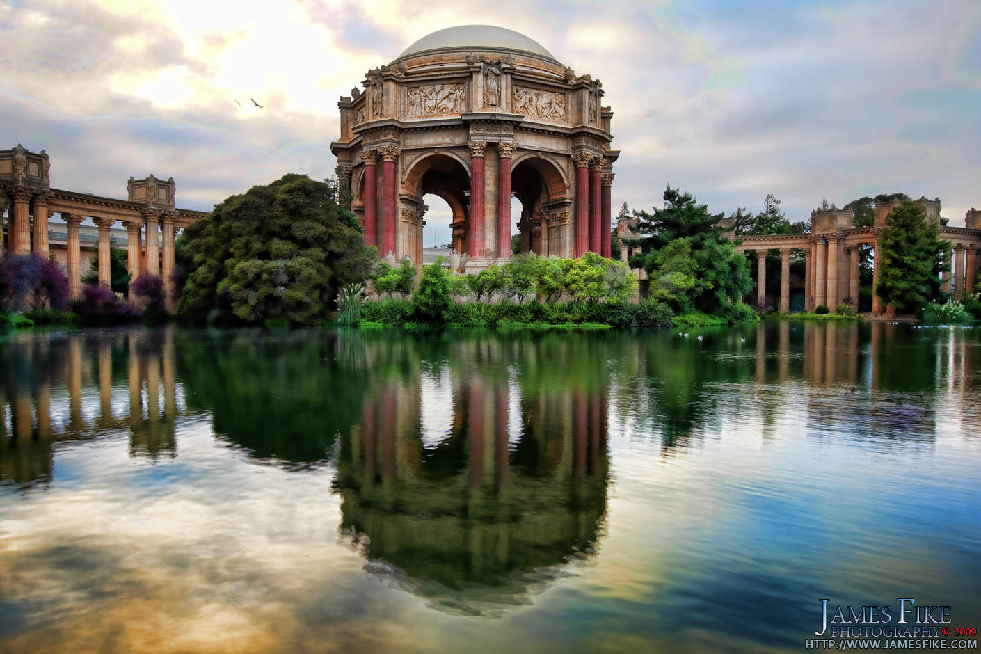 Majestic Reflection Of The Palace Of Fine Arts At Sunset Wallpaper