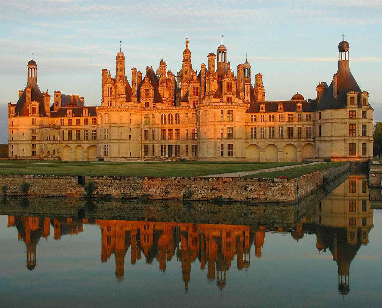 Majestic Sunset At Chateau De Chambord Wallpaper