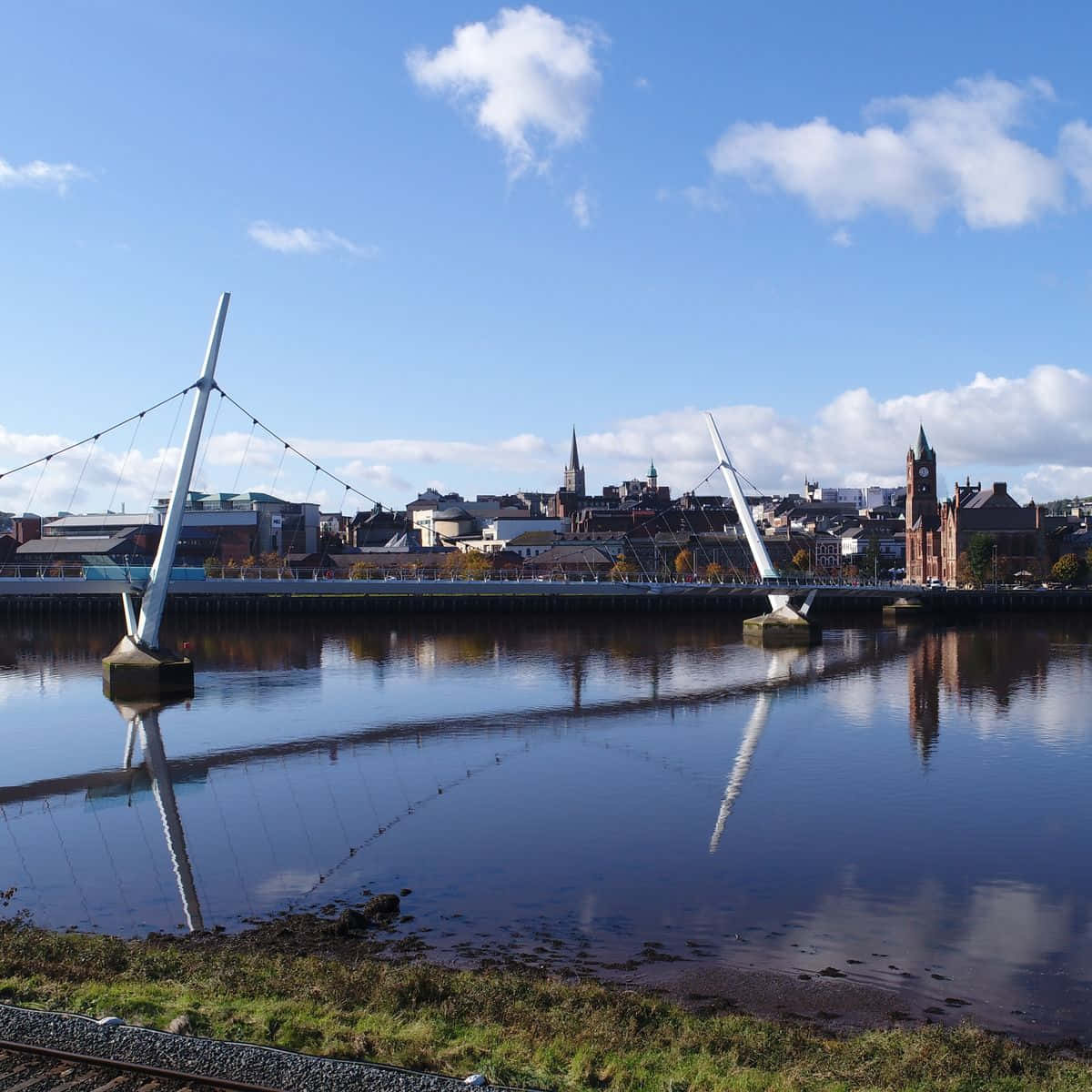 Majestic View Of Peace Bridge In Londonderry Wallpaper