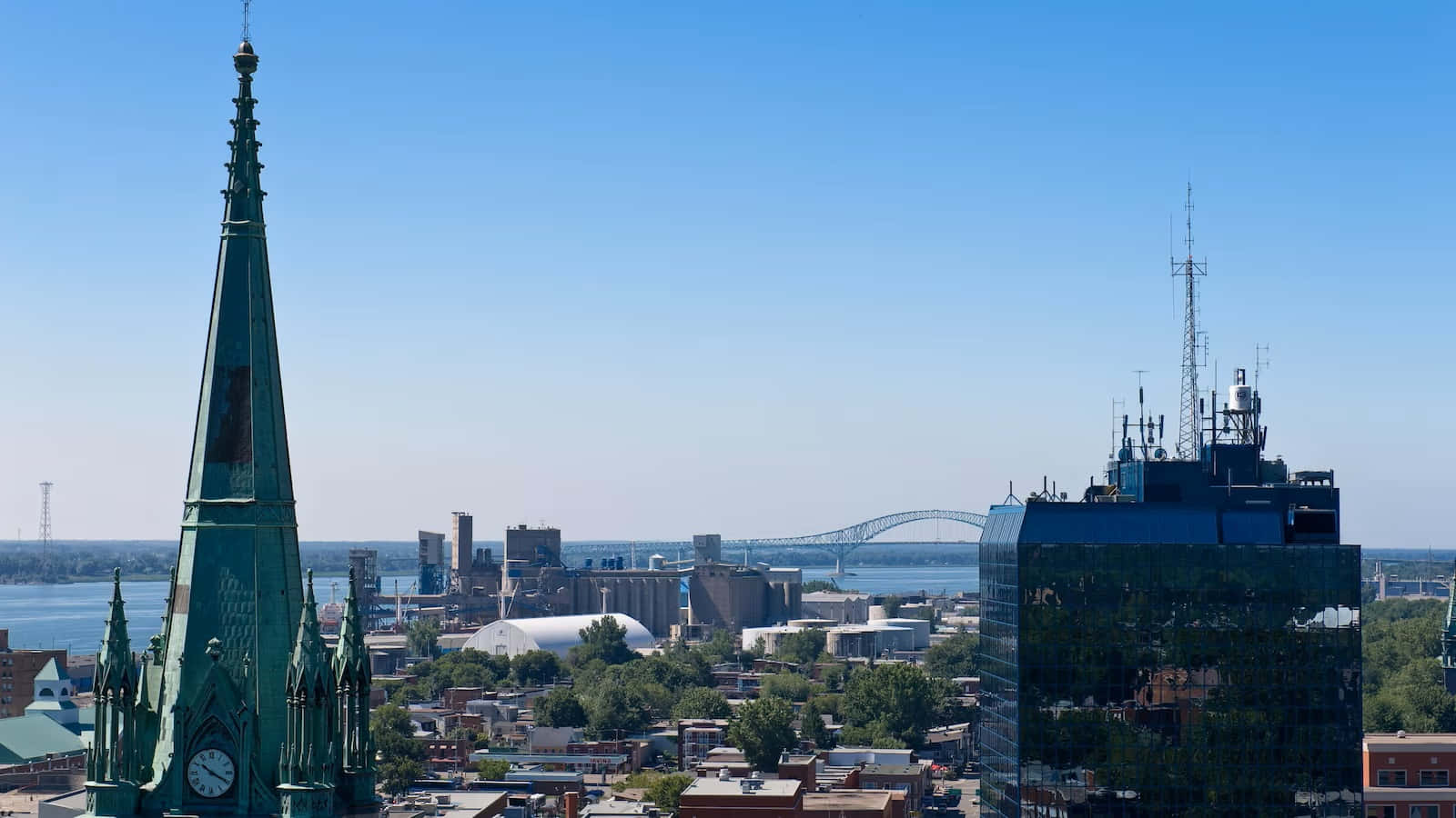 Majestic View Of Trois-rivières City Wallpaper