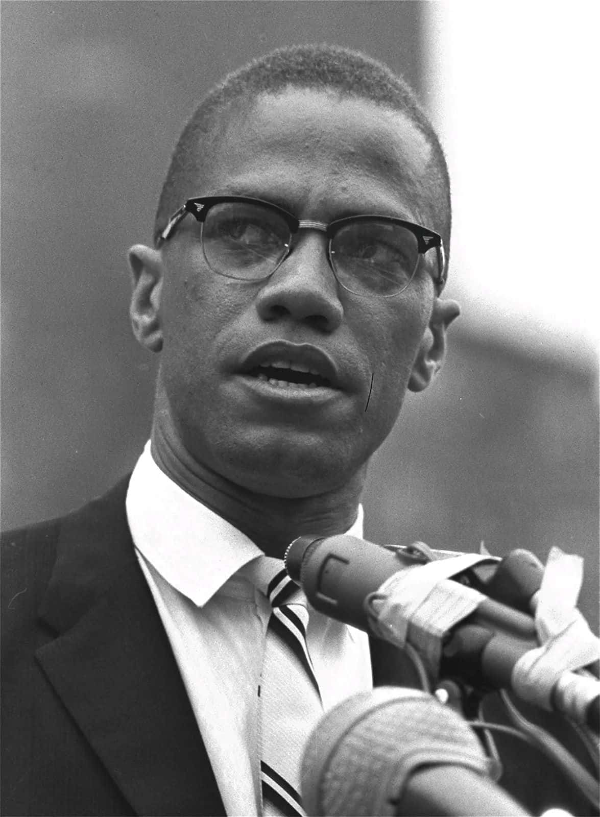 Malcolm X Speakingat Podium Wallpaper