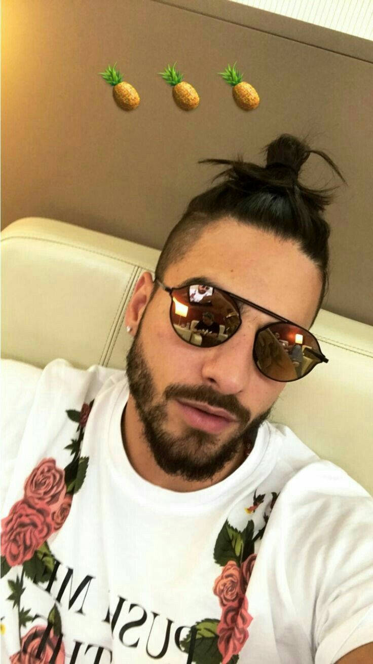 Maluma Man Bun Selfie Wallpaper