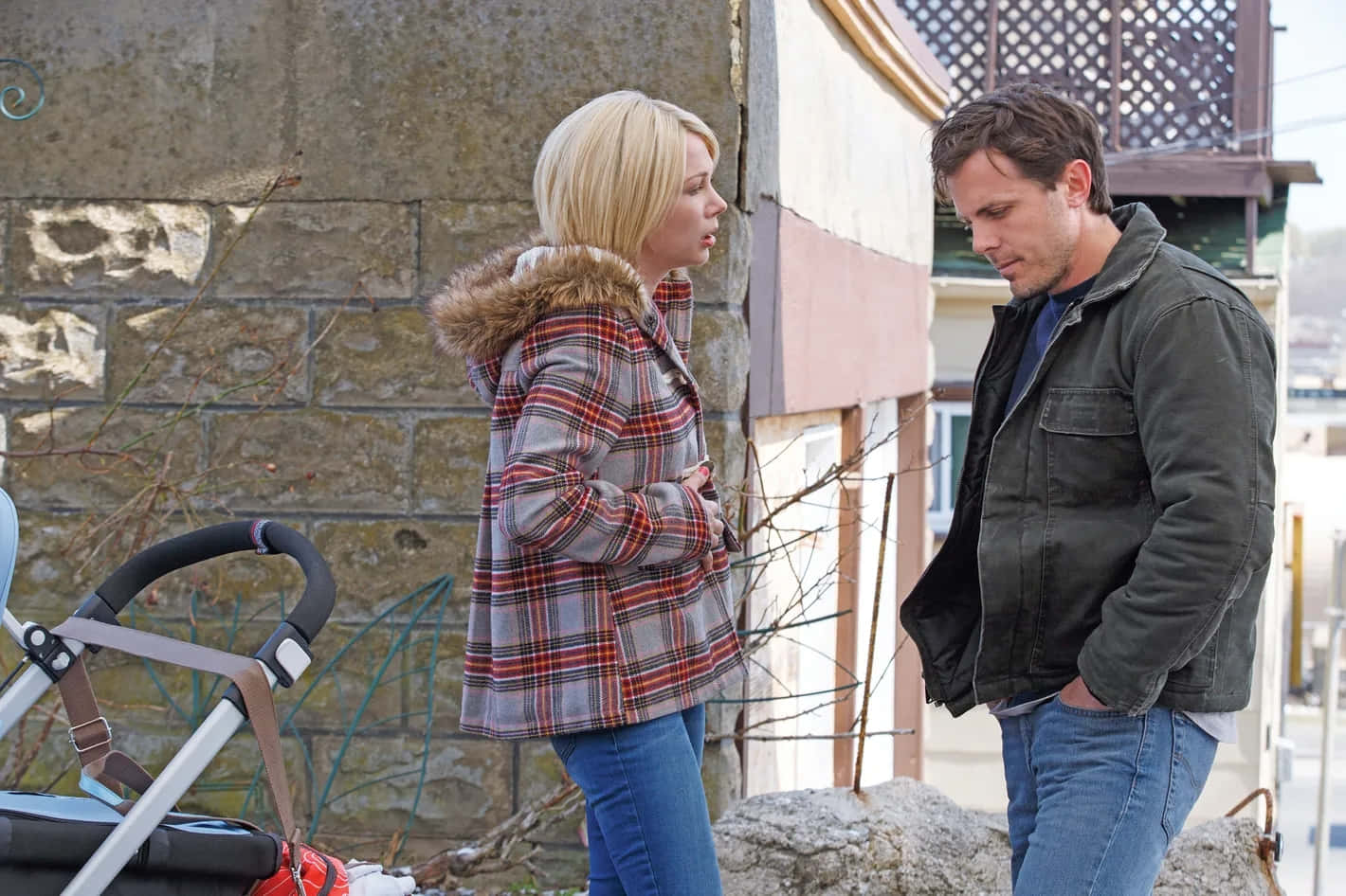 Manchester By The Sea Conversation Scene Wallpaper