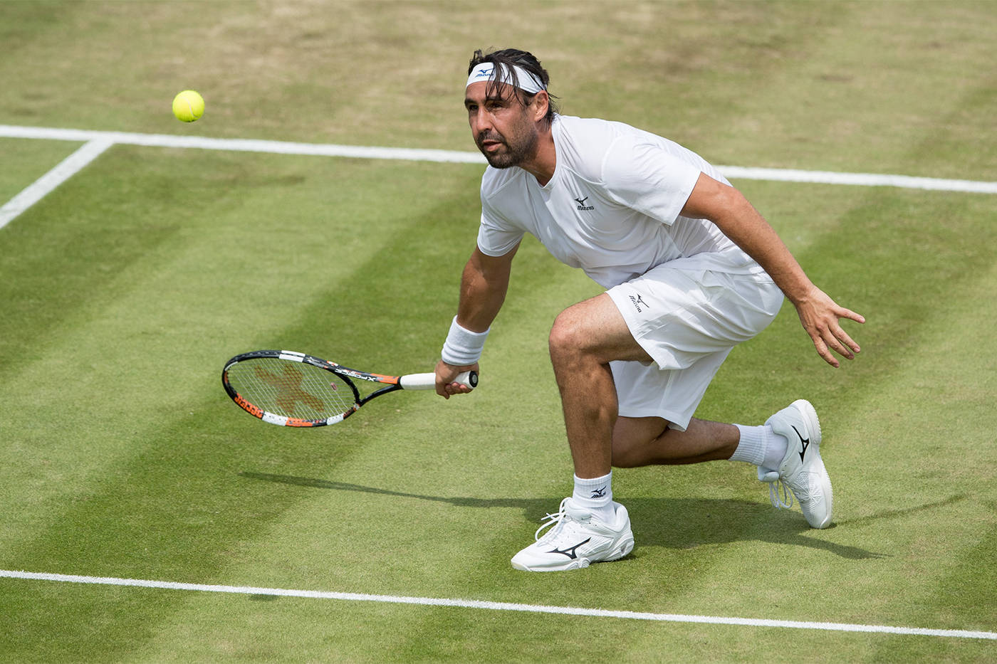 Marcos Baghdatis Looking At Ball Wallpaper