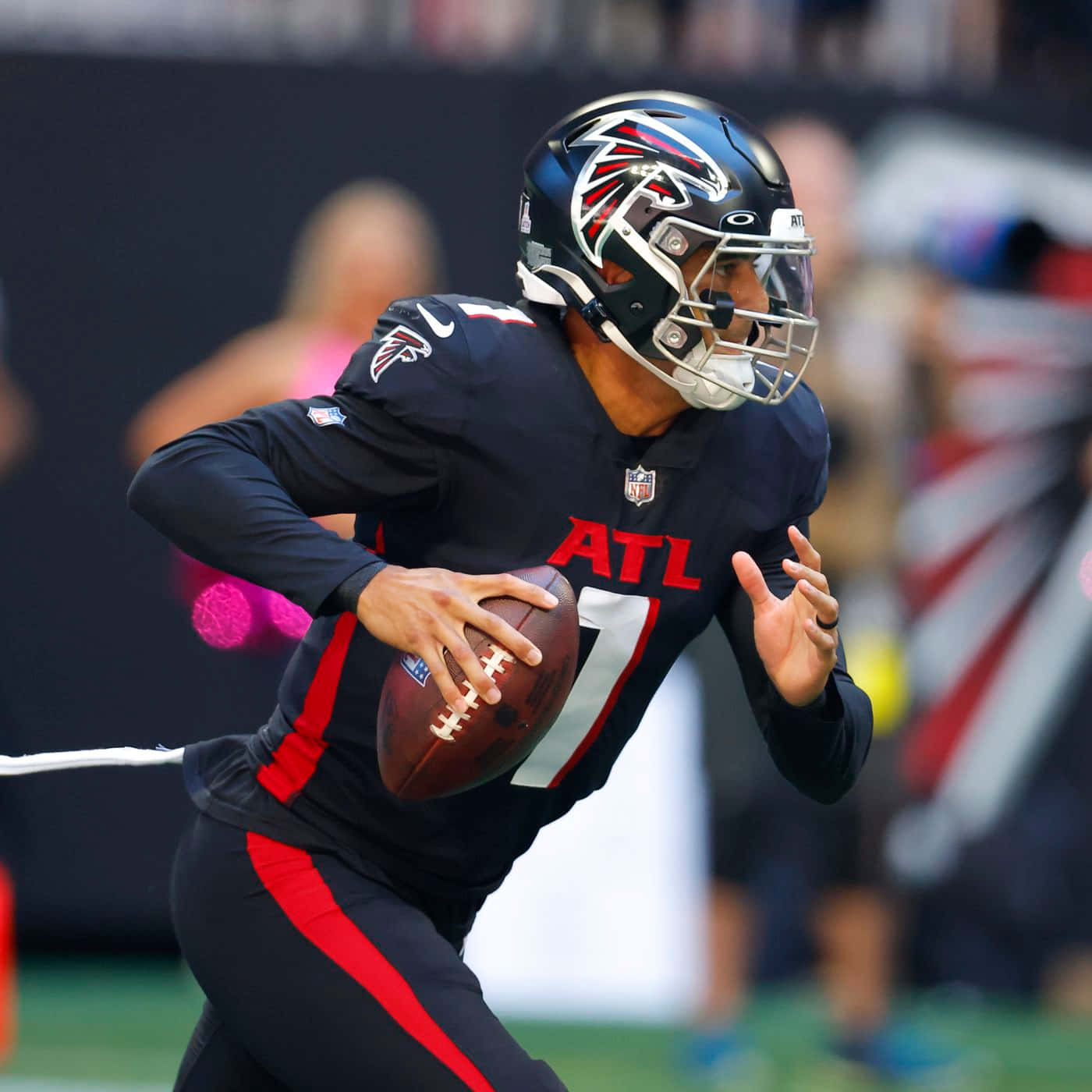 Marcus Mariota Atlanta Falcons Quarterback Action Wallpaper