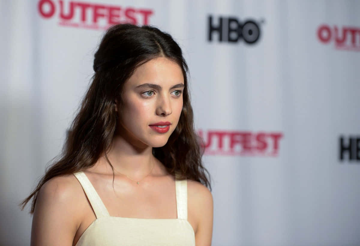 Margaret Qualley Red Carpet Look Wallpaper