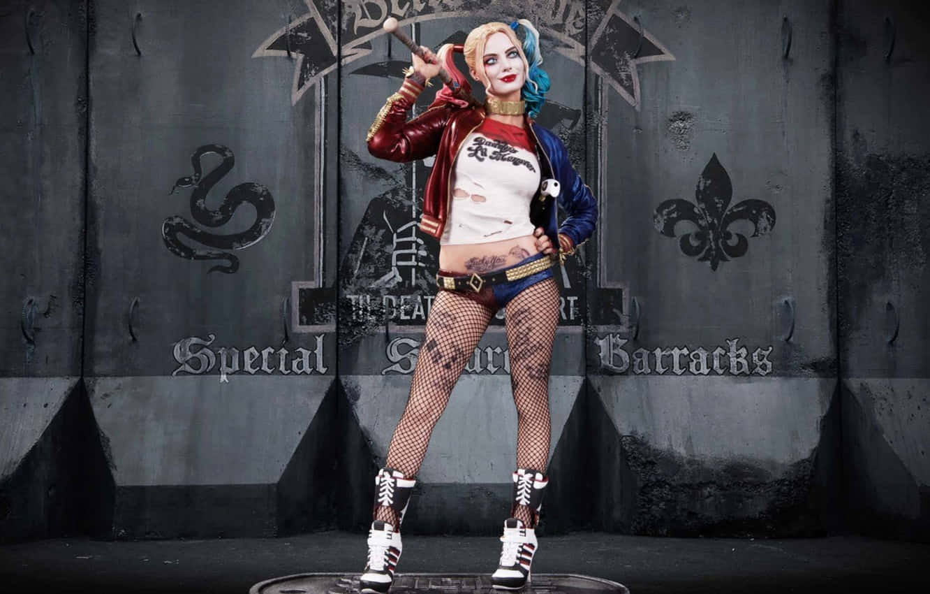 Margot Robbie As Dc Comics' Harley Quinn Wallpaper