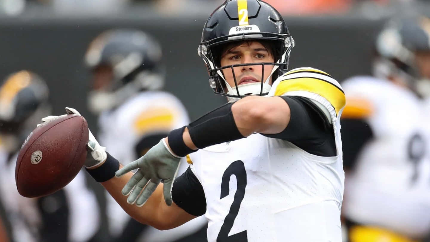 Mason Rudolph Steelers Quarterback Action Shot Wallpaper