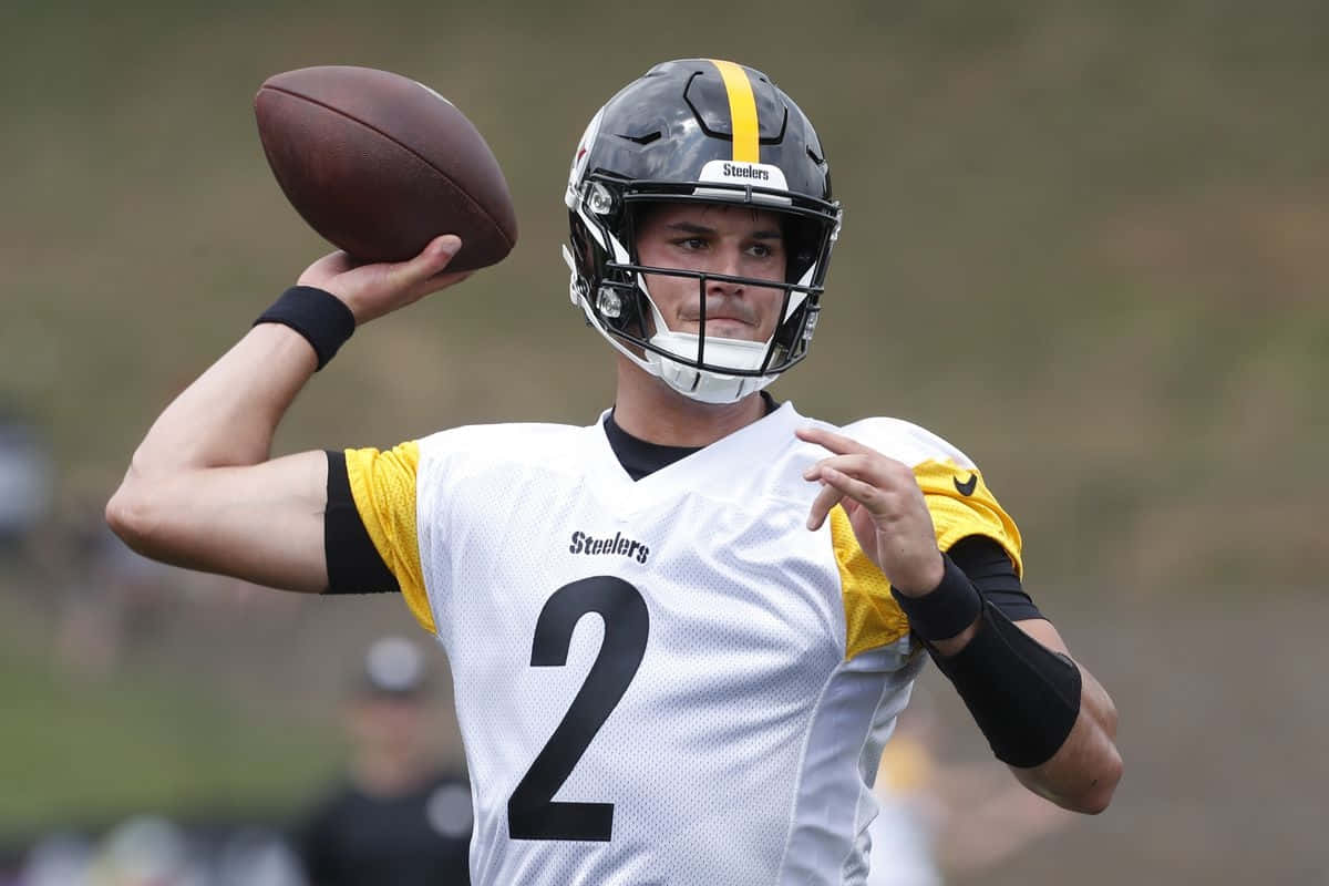 Mason Rudolph Steelers Quarterback Practice Wallpaper