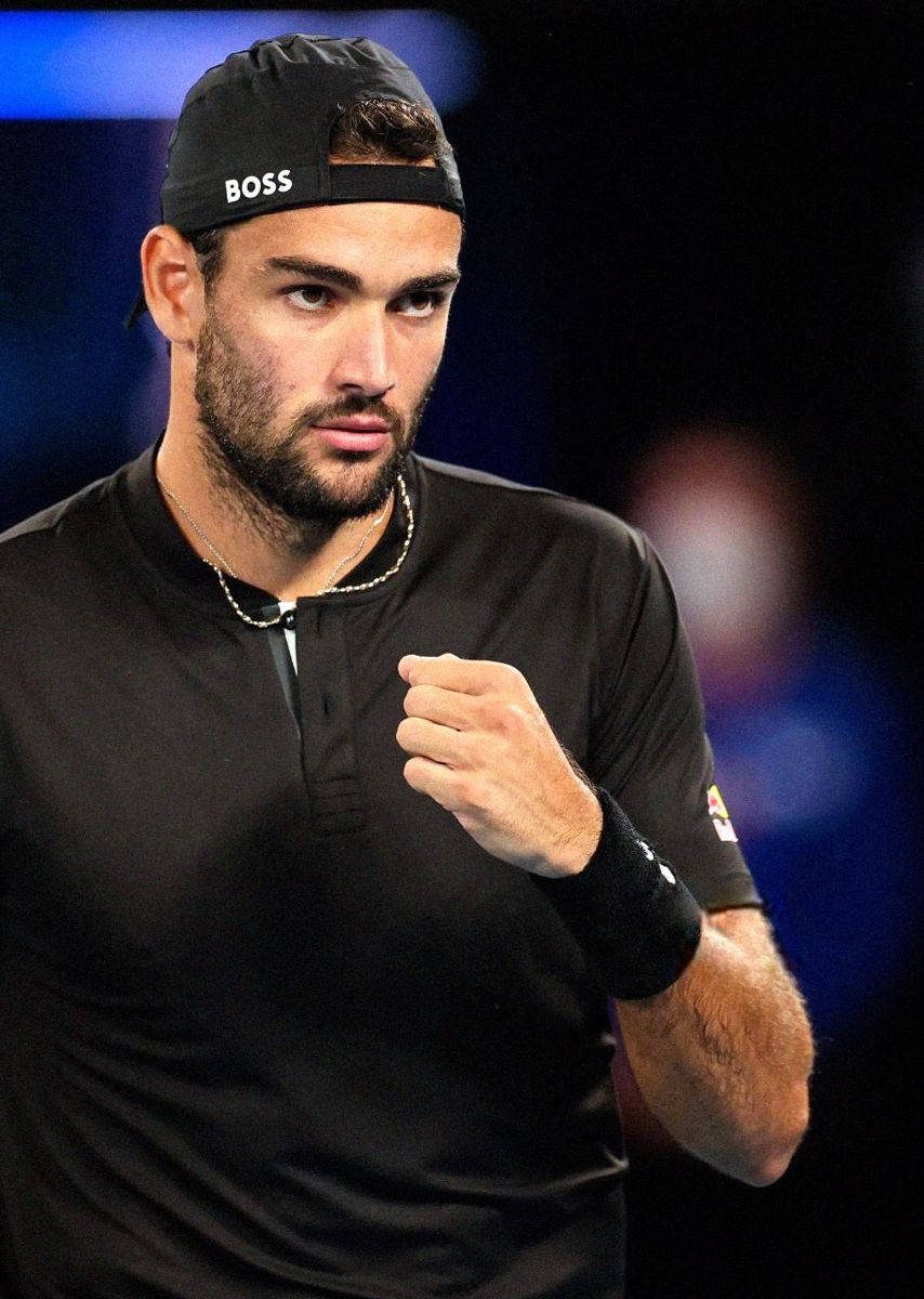 Matteo Berrettini In Black Shirt Wallpaper