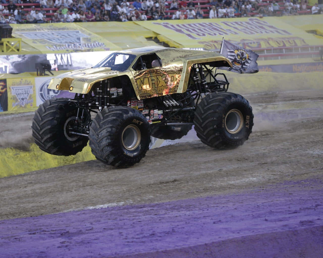 Max-d Gold Monster Truck Wallpaper