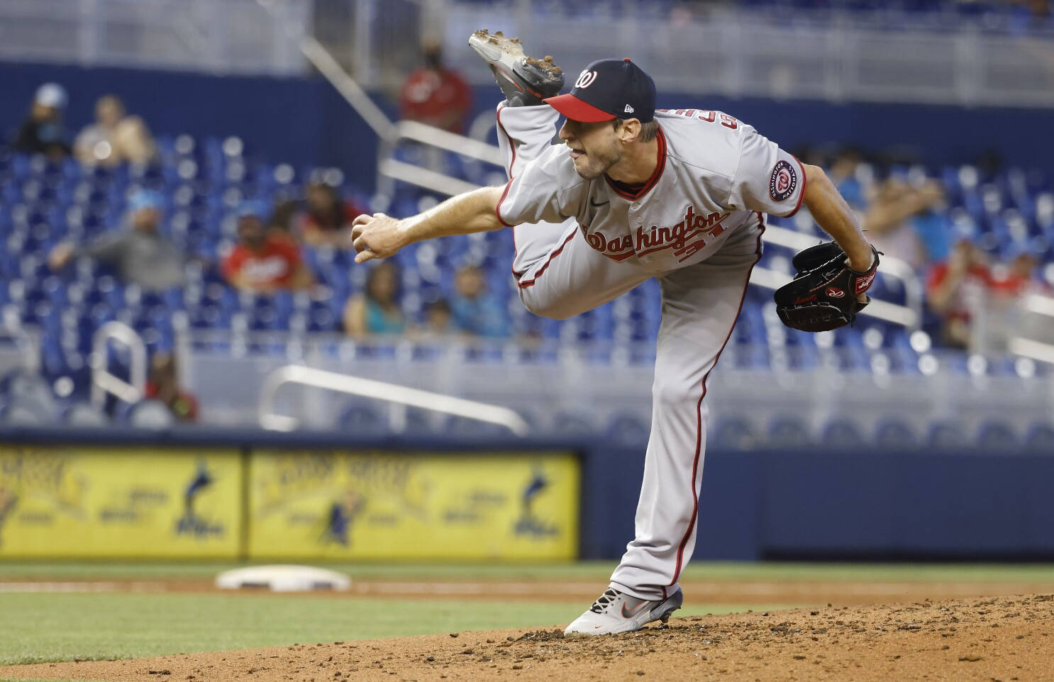 Max Scherzer Pitch Stance Wallpaper