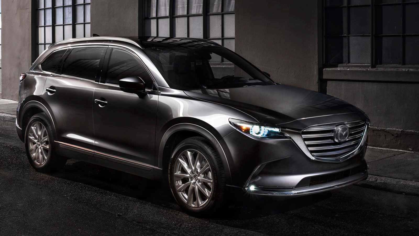 Mazda Cx-9 Shining On The Road Wallpaper