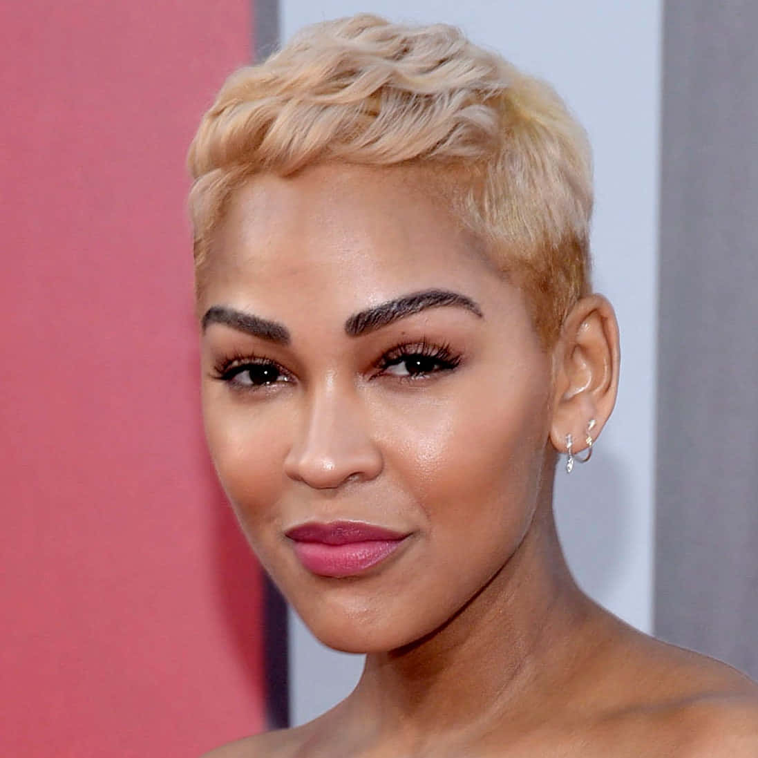 Meagan Good Blonde Hairstyle Red Carpet Look Wallpaper