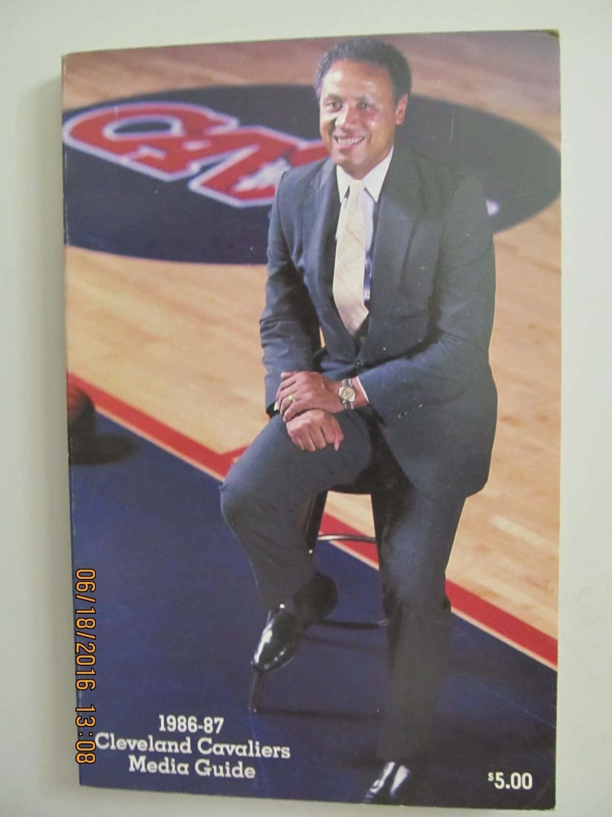 Media Guide Portrait Of Lenny Wilkens Wallpaper