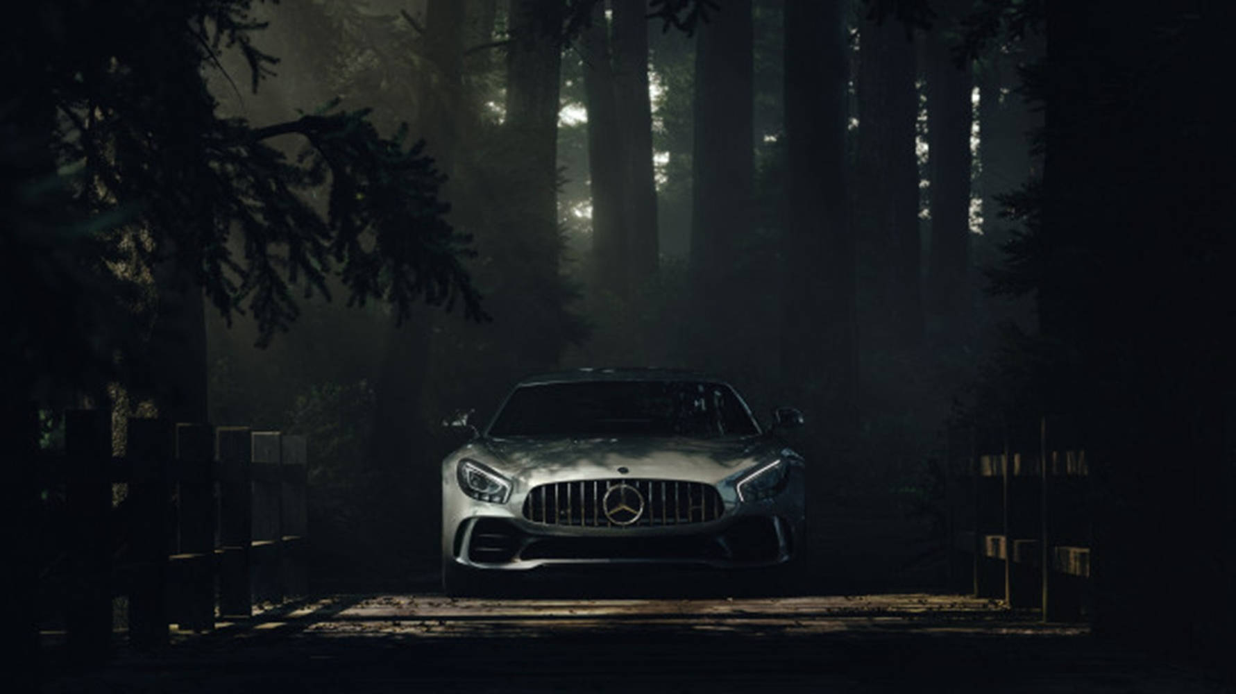 Mercedes Amg Gtr In Iridium Silver Metallic Wallpaper