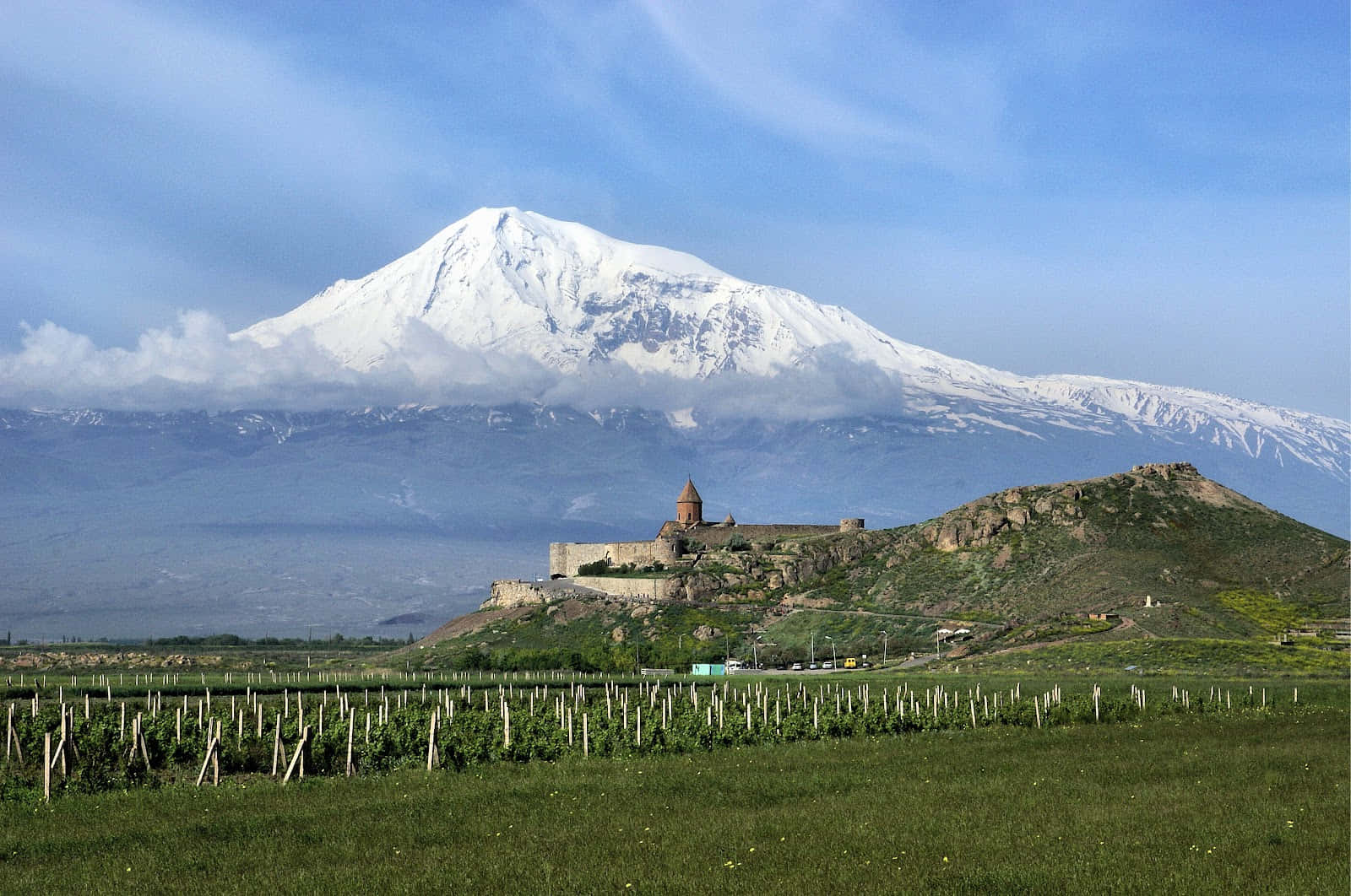 Mesmerizing View Of Khor Virap Monastery Against The Majestic Mount Ararat Wallpaper