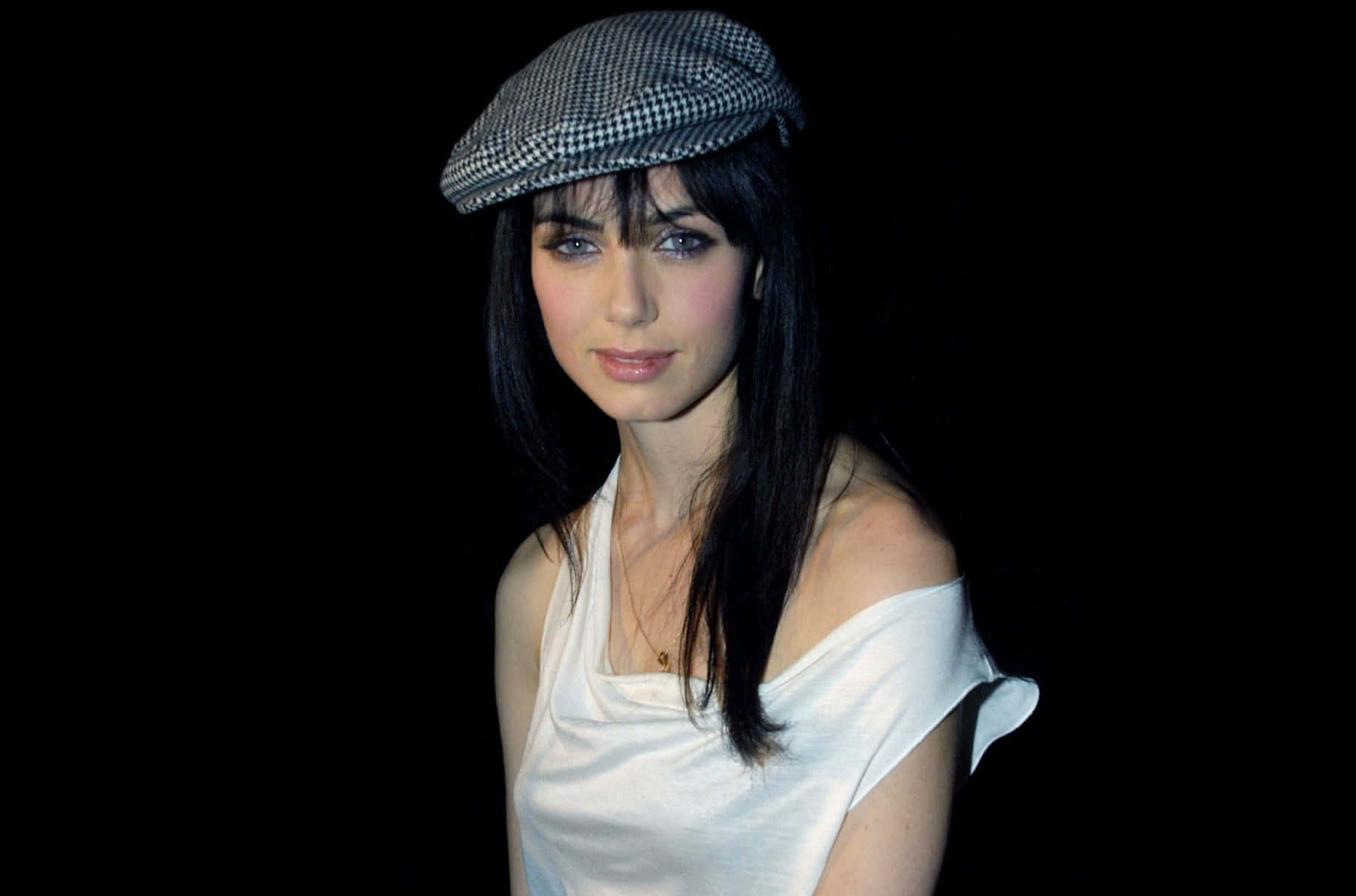 Mia Kirshner Checkered Hat Wallpaper