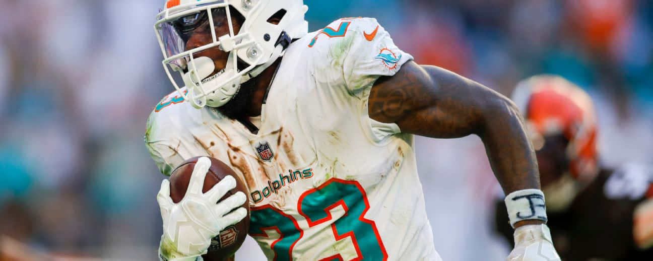 Miami Dolphins Running Back Action Wallpaper