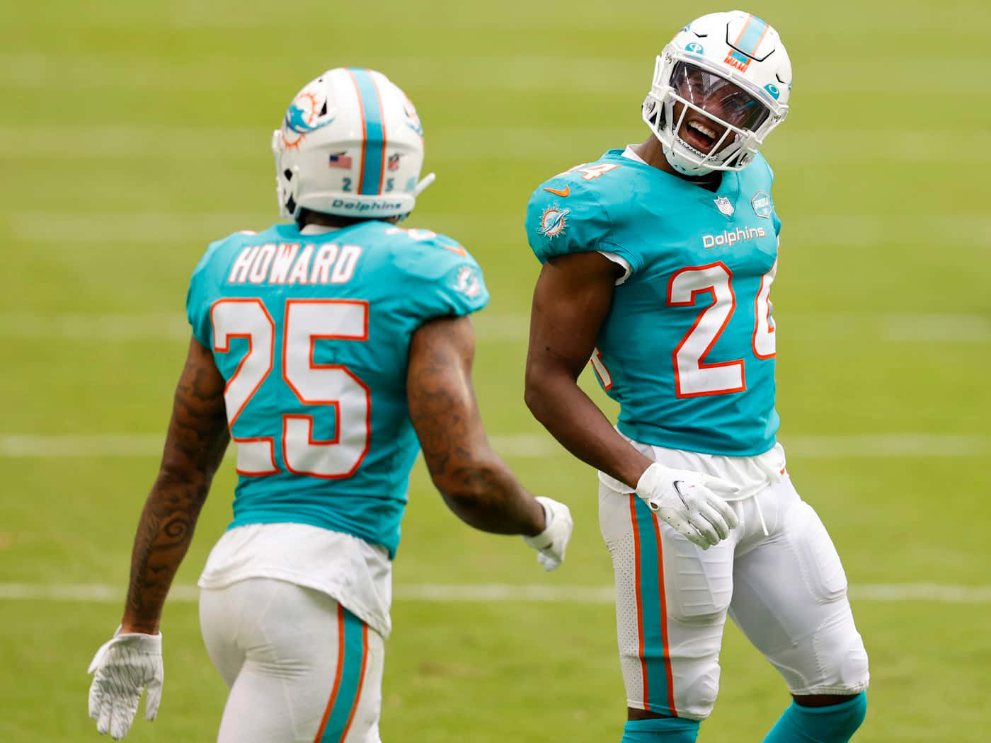 Miami Dolphins Xavien Howard Player Wallpaper