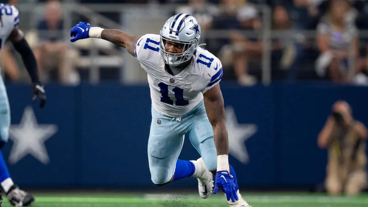 Micah Parsons In Action Dallas Cowboys Wallpaper