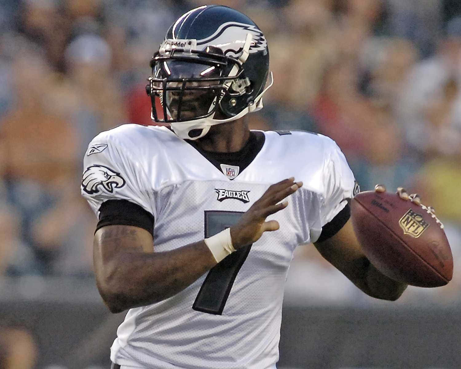 Michael Vick On The Field Wallpaper