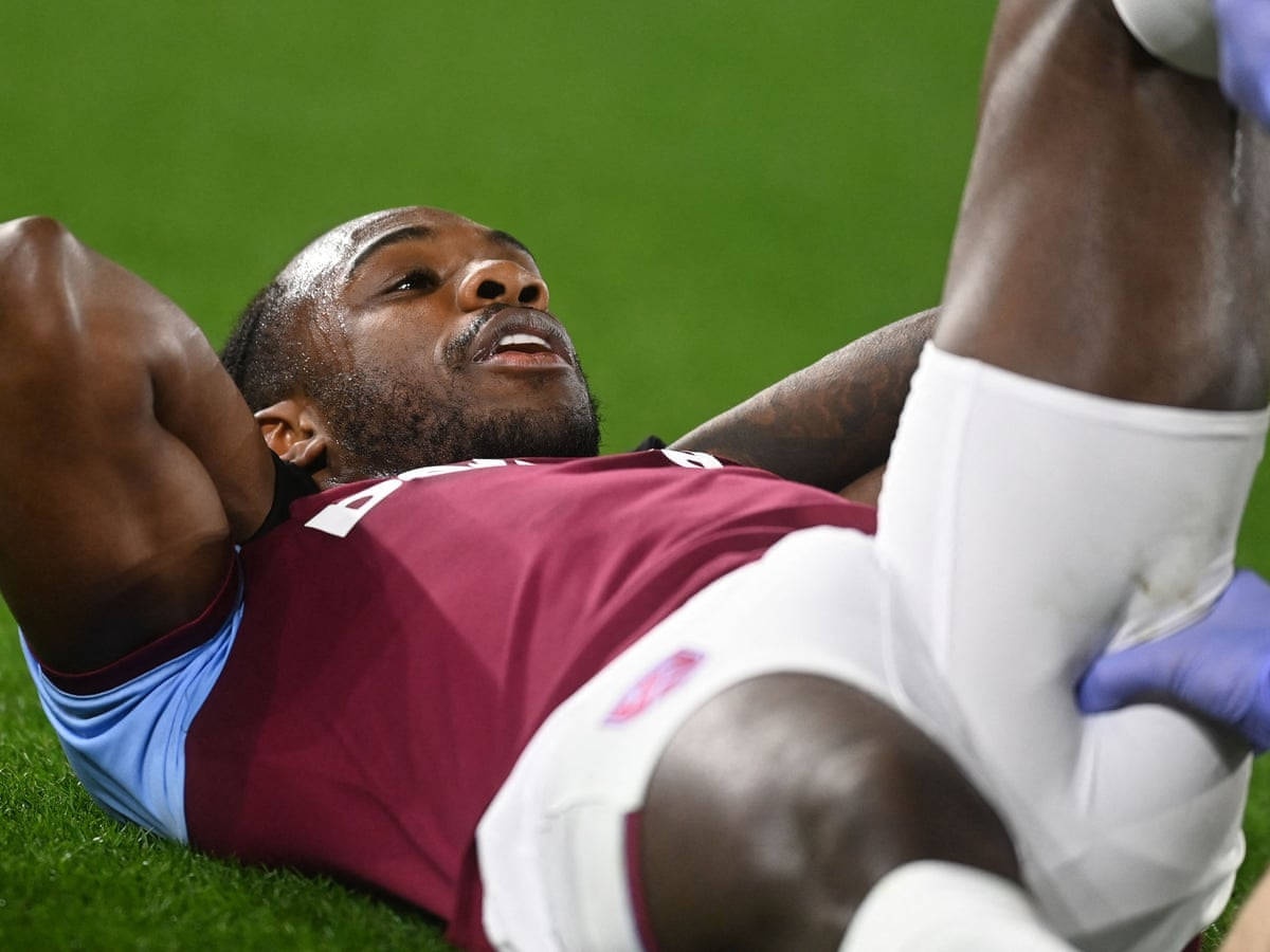 Michail Antonio Lying Resting Wallpaper