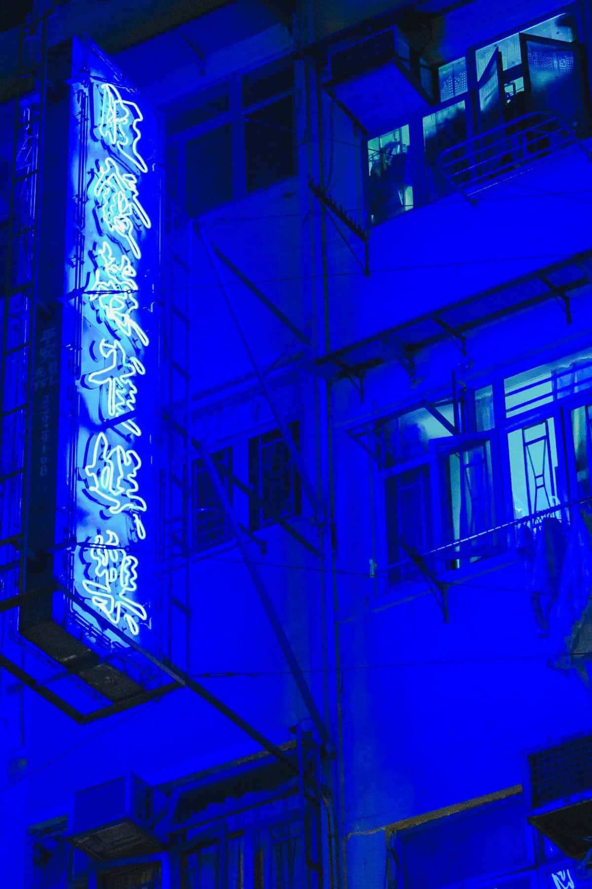 Midnight_ Blue_ Neon_ Sign_ Urban_ Building Wallpaper