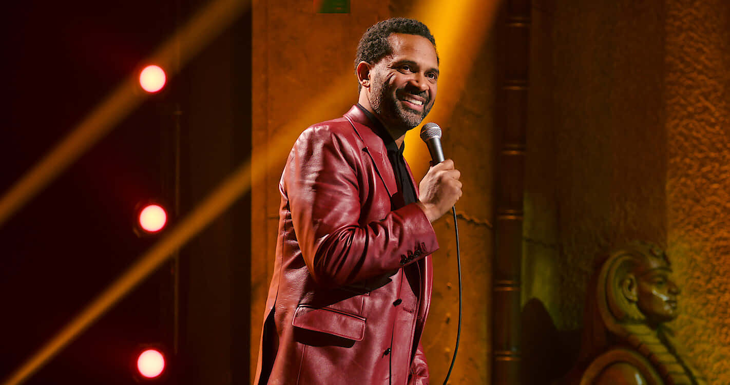 Mike Epps Brightens Up The Stage Wallpaper