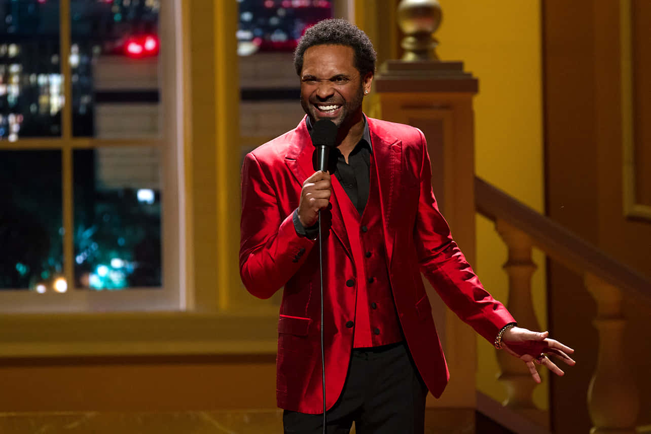 Mike Epps Posing For A Photo Session Wallpaper