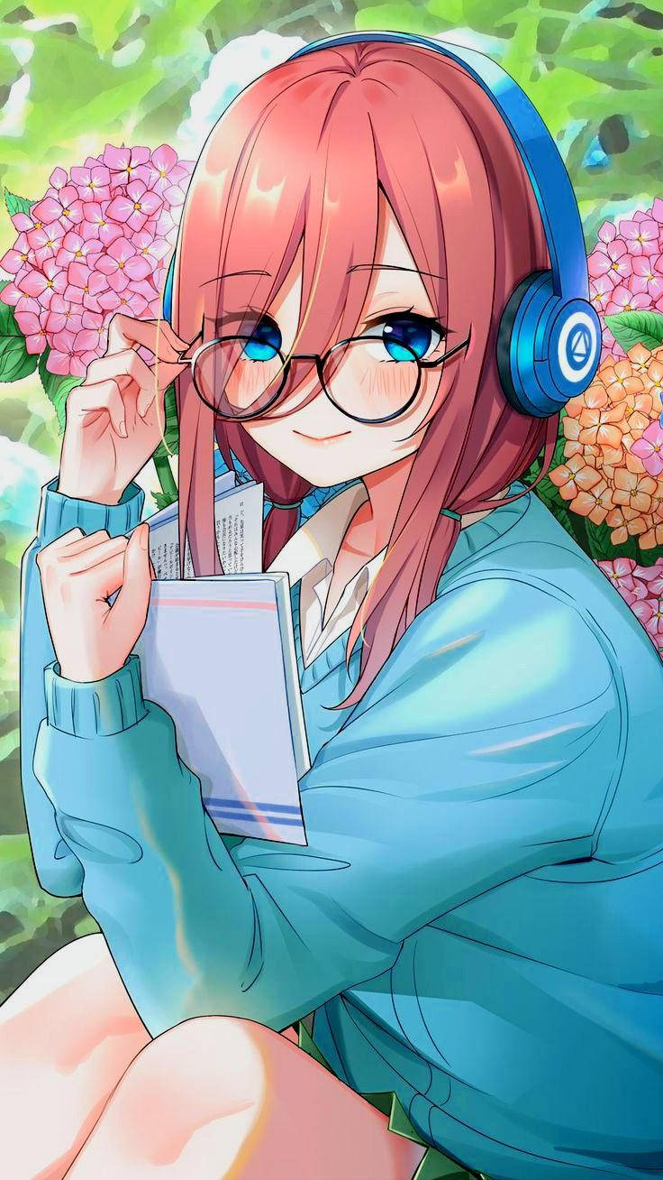 Miku Nakano Wearing Glasses Wallpaper