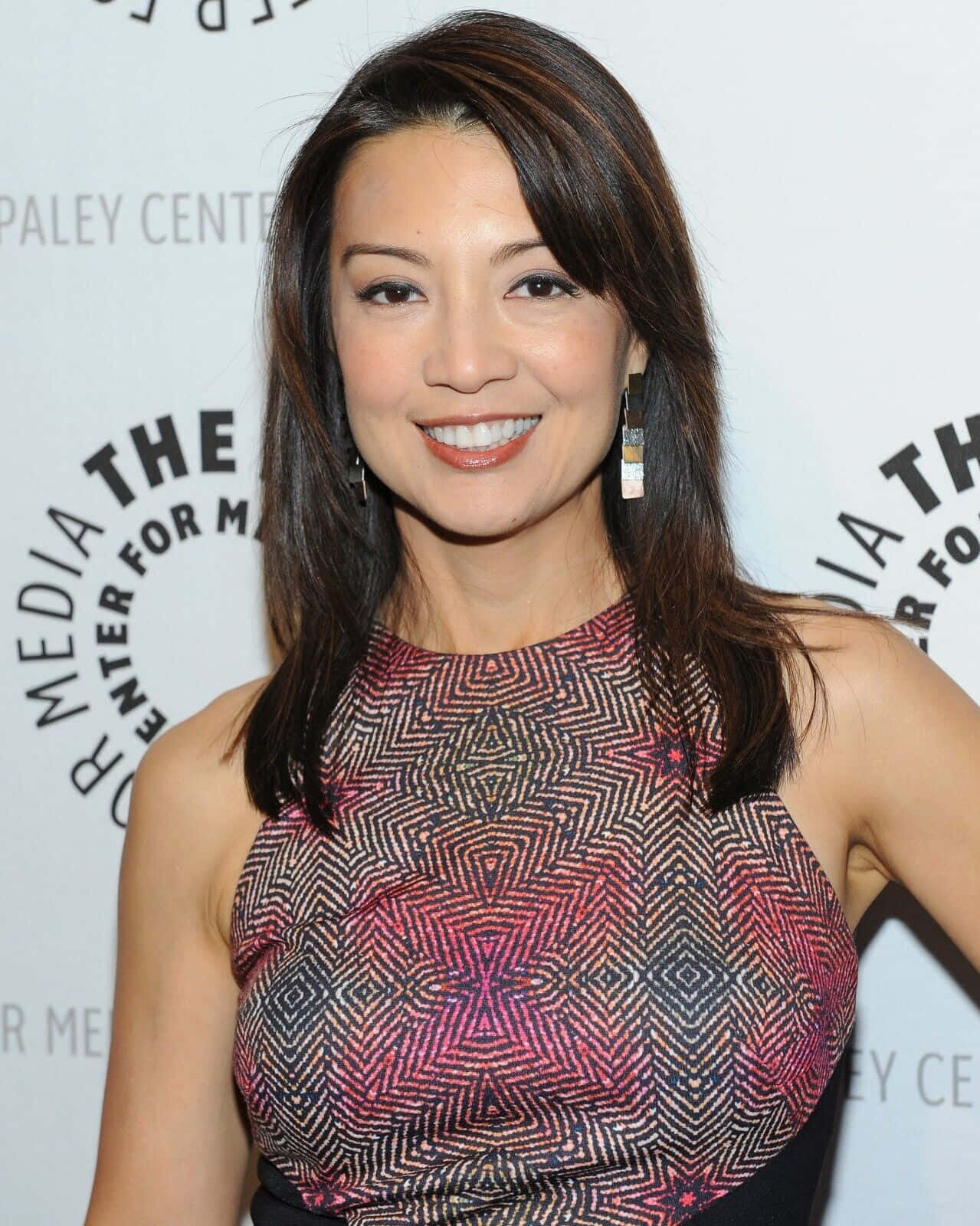 Ming Na Wen - Stunning In Black Wallpaper