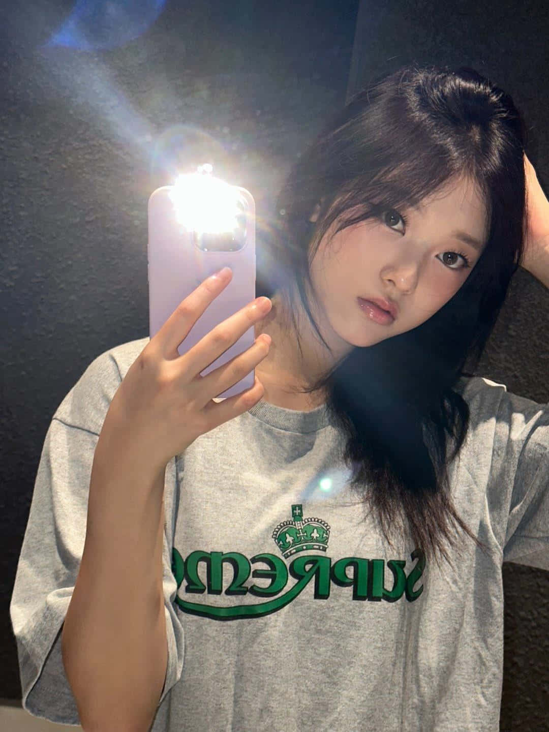 Mirror Selfiewith Flash Wallpaper