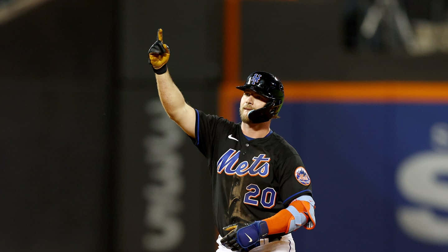 Mlb Slugger Pete Alonso Powers A Home Run Wallpaper