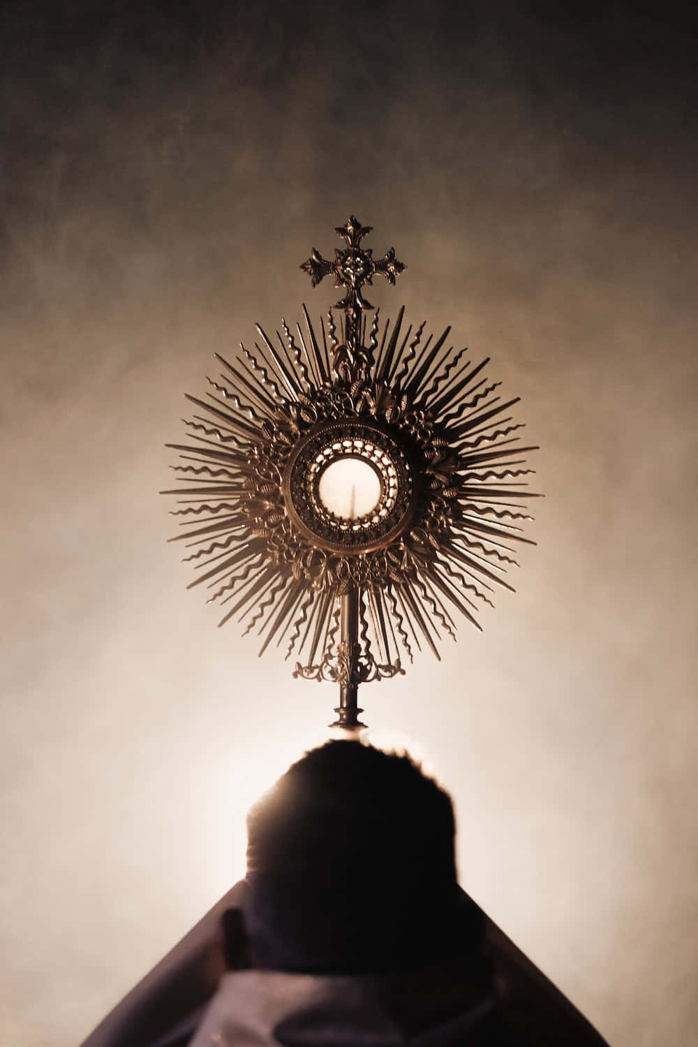 Monstrance_ Adoration_ Backlit Wallpaper