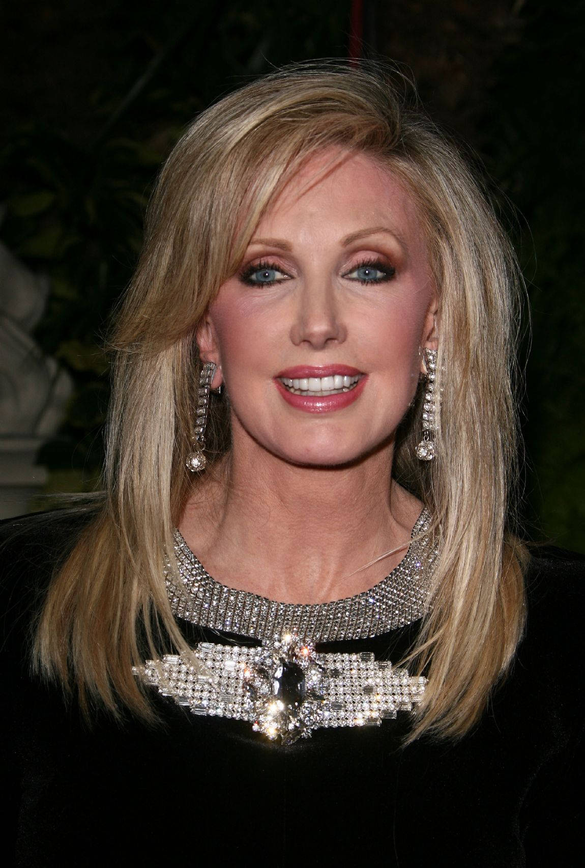 Morgan Fairchild Attending Qvc Red Carpet Style Event Wallpaper