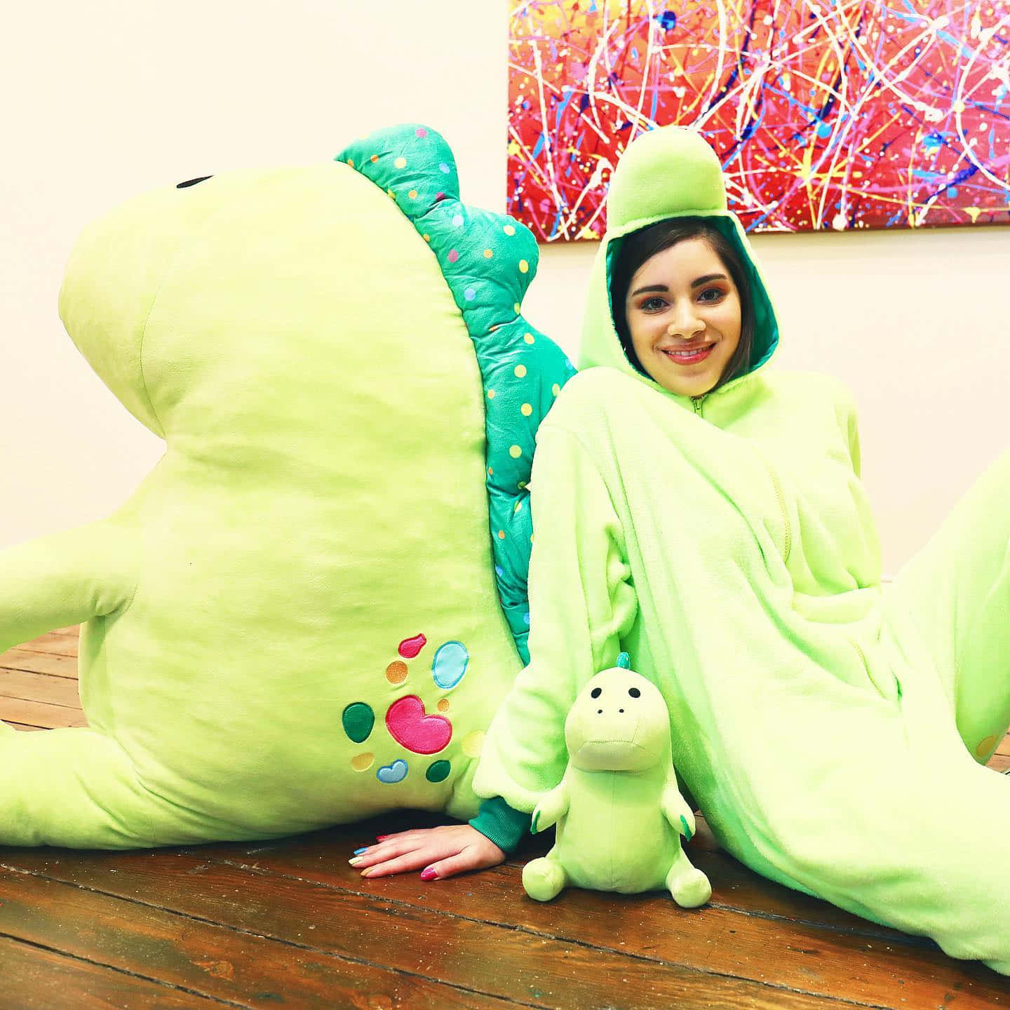 Moriah Elizabeth In Dinosaur Onesie Wallpaper