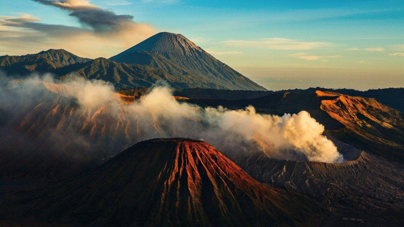 Mount Bromo Indonesia Laptop Wallpaper