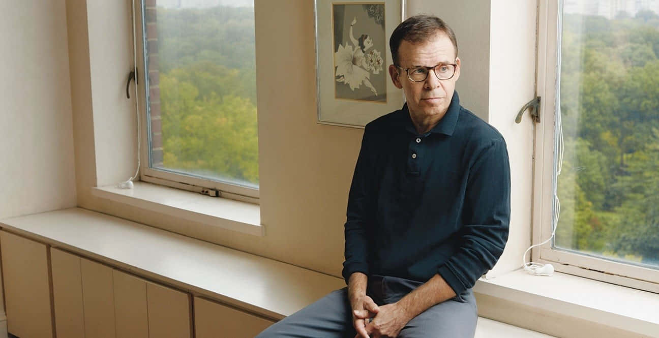 Movie Actor And Comedian Rick Moranis Remembers The Past. Wallpaper