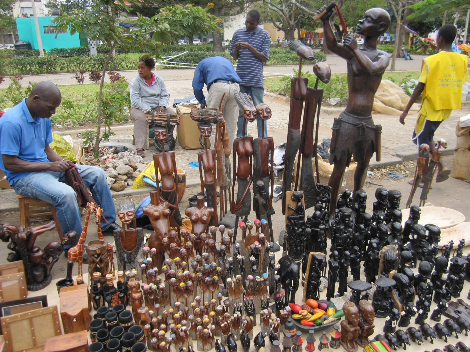 Mozambique Craft Fair Wallpaper