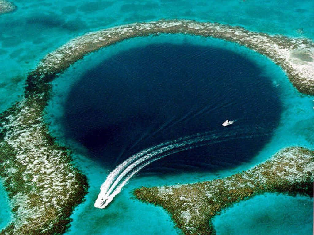 Mysterious Blue Hole In Belize Wallpaper