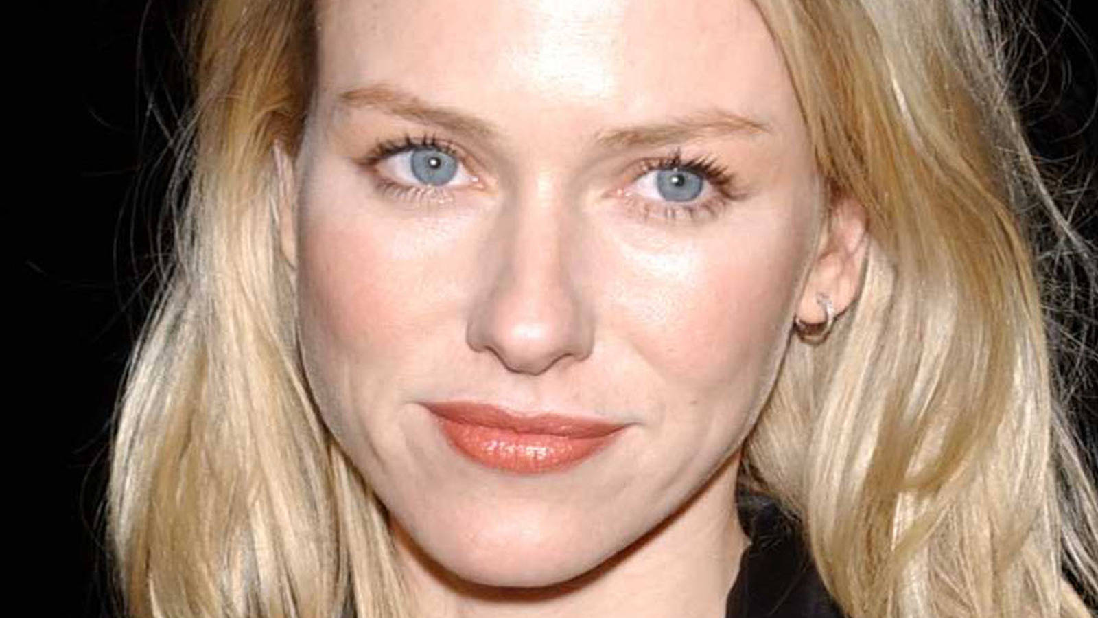 Naomi Watts British Actress Flash Wallpaper