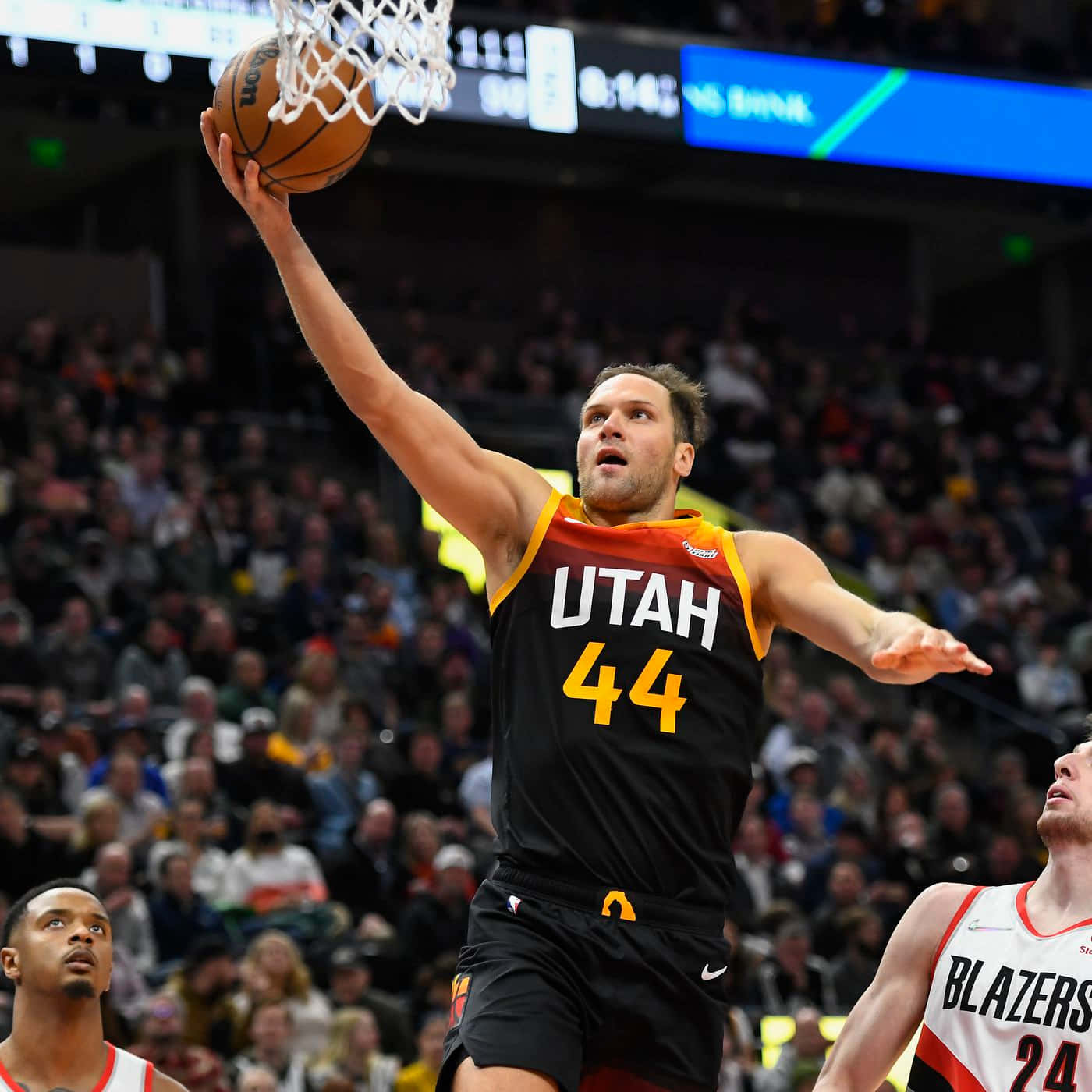 Nba Utah Jazz Layup Bojan Bogdanovic Wallpaper