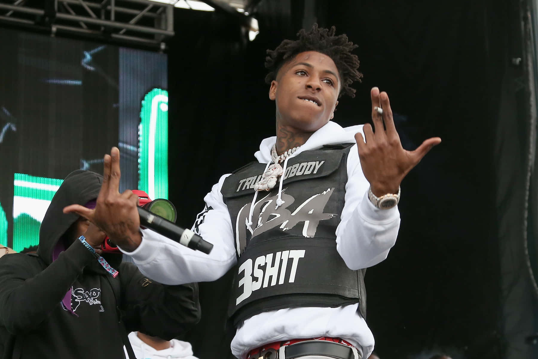 Nba Youngboy Pfp On Stage Wallpaper