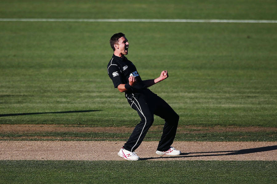 New Zealand Cricket Bowler Trent Screaming Wallpaper