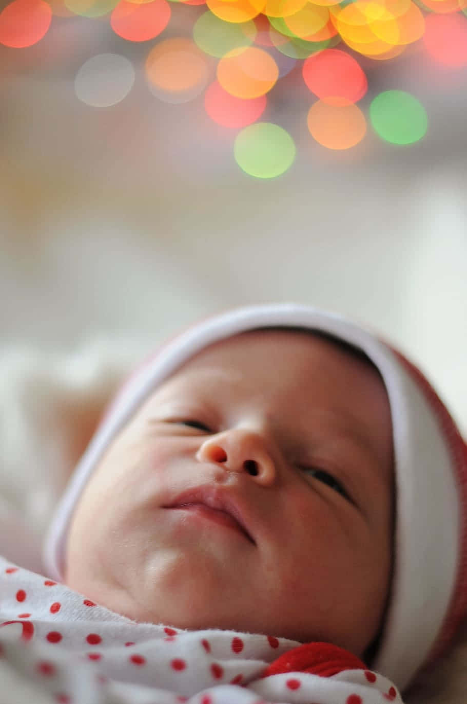 Newborn_ Christmas_ Lights_ Background Wallpaper