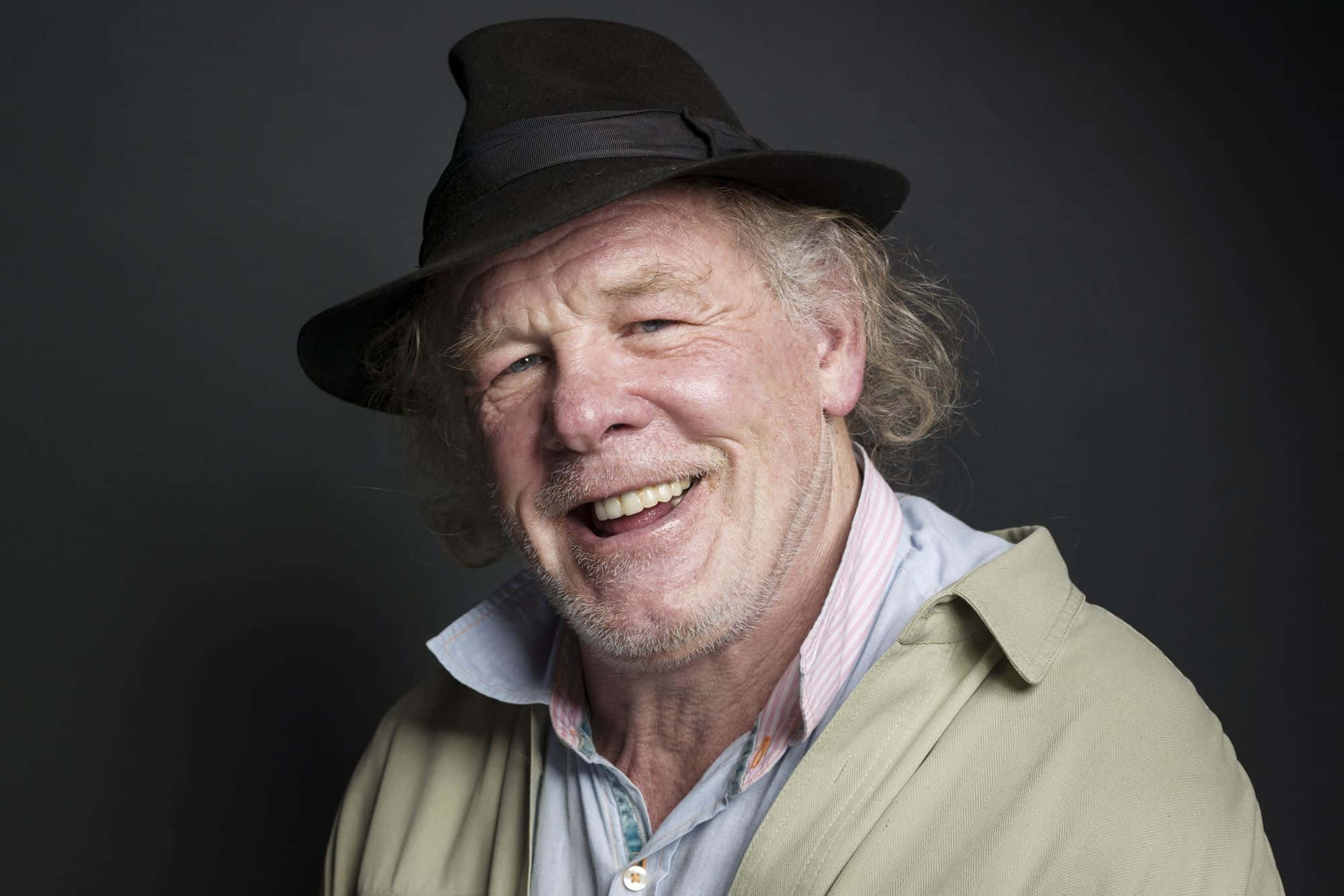 Nick Nolte Looking Refined In The Spotlight Wallpaper